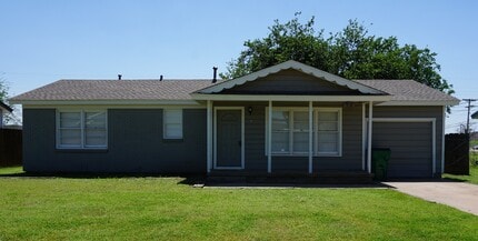 Building Photo - 813 Van Horn St