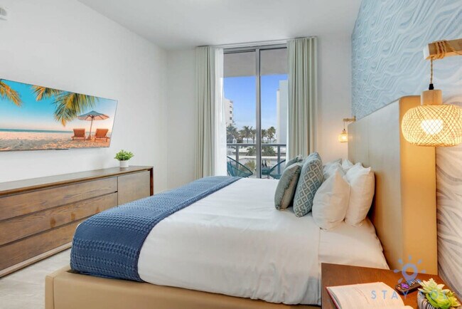 Building Photo - 777 N Ocean Dr