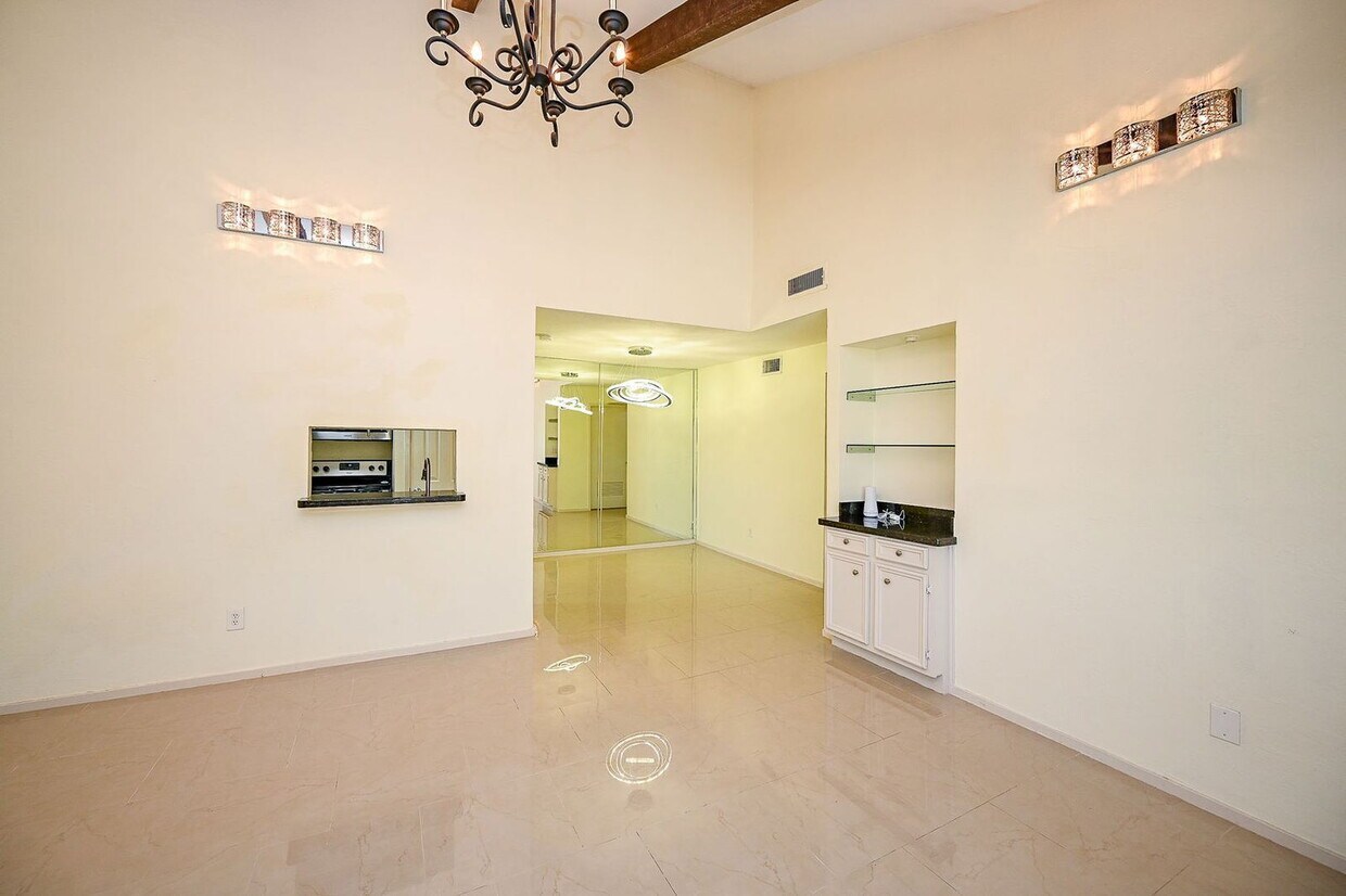 Foto principal - 1100 Augusta Dr