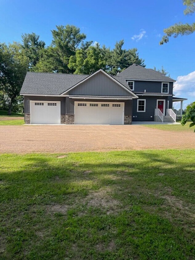 Foto principal - Remodeled 5 Bedroom Home in Foley!