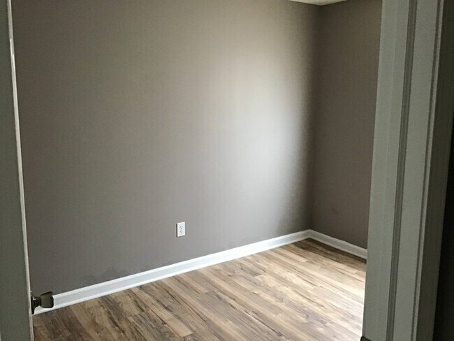 Foto del edificio - 2524 E 17th St