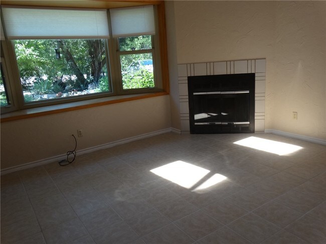 Building Photo - 5503 Thunderbird St