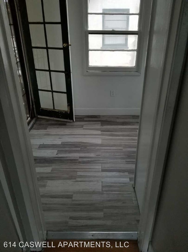 Foto del edificio - 614 N Caswell Ave