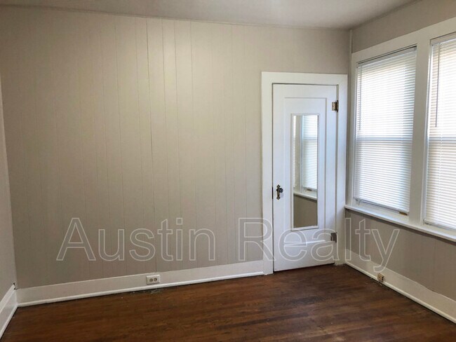 Building Photo - 1135 Hilltop Dr