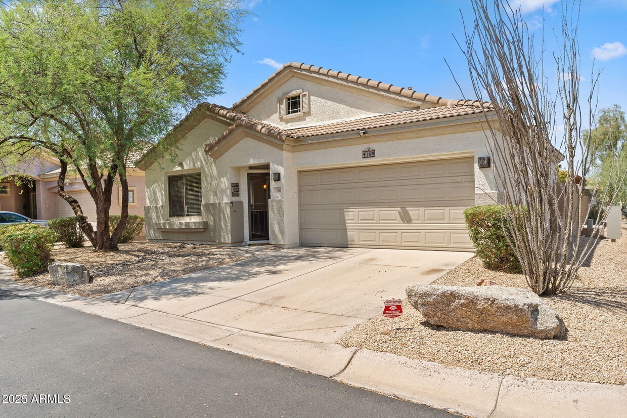 Foto principal - 4169 E Hallihan Dr