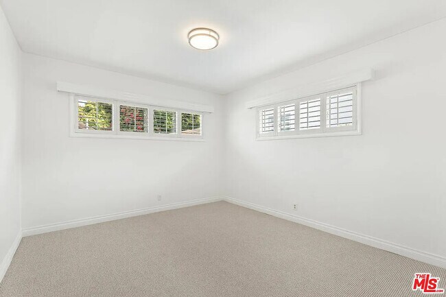 Building Photo - 7377 W 88th St