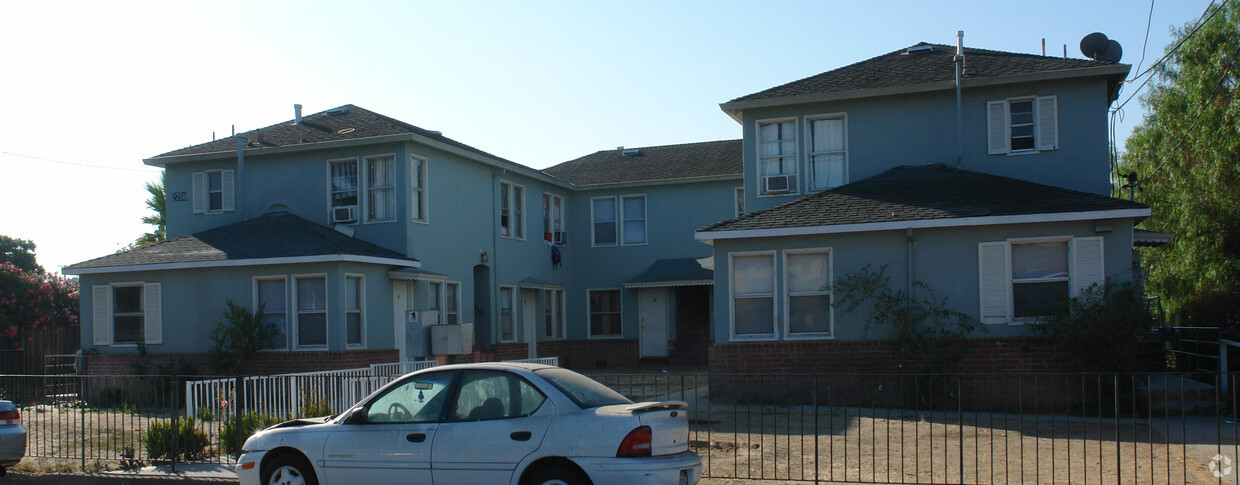 Building Photo - 2750 Florence Ave