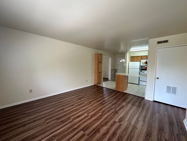 Foto del edificio - 300 E 16th Ave