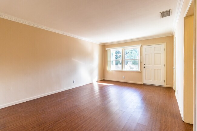 Building Photo - 12125 Valleyheart Dr