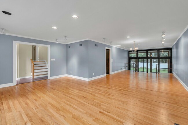Foto del edificio - 370 Holland Ln
