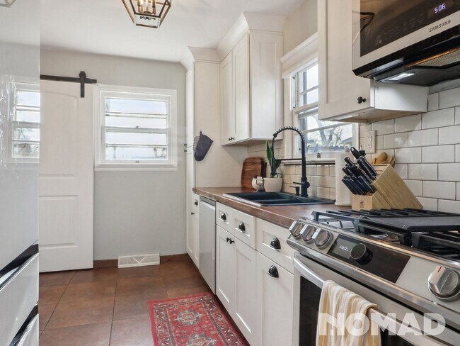 Building Photo - 3 Bedroom Single Family Home in Aurora