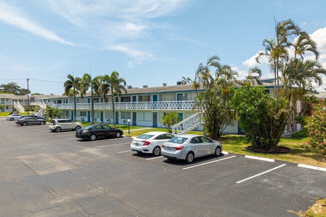 Building Photo - Lakeside Point Condominiums