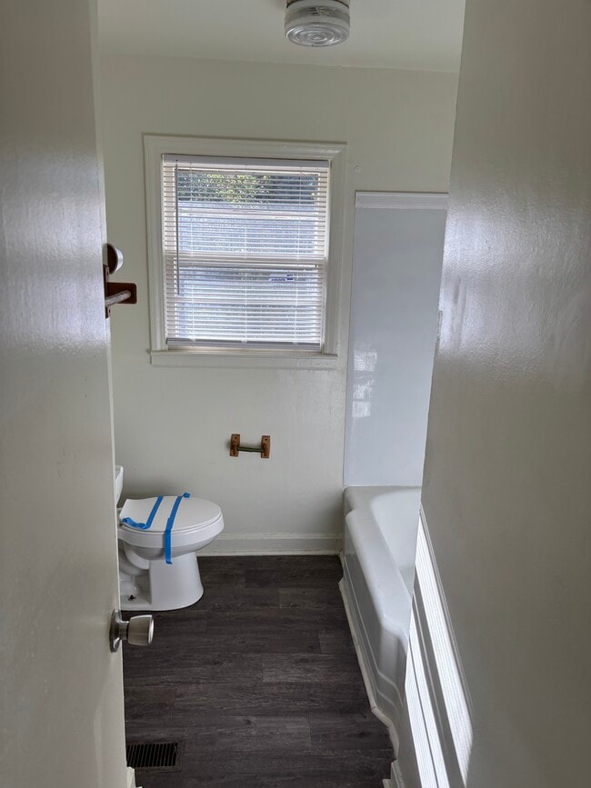 Building Photo - 307 Murray St