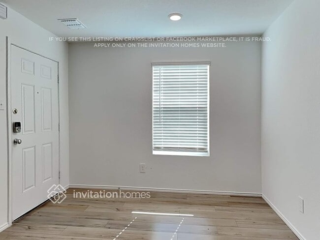 Foto del edificio - 3200 Crestone Dr