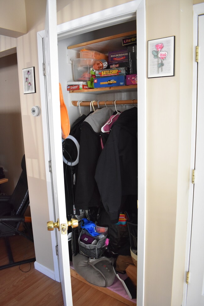 Building Photo - 4 Cindy St