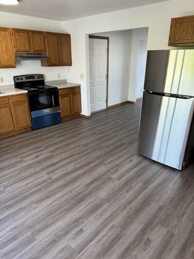 Building Photo - 2161 Sunnyslope Dr