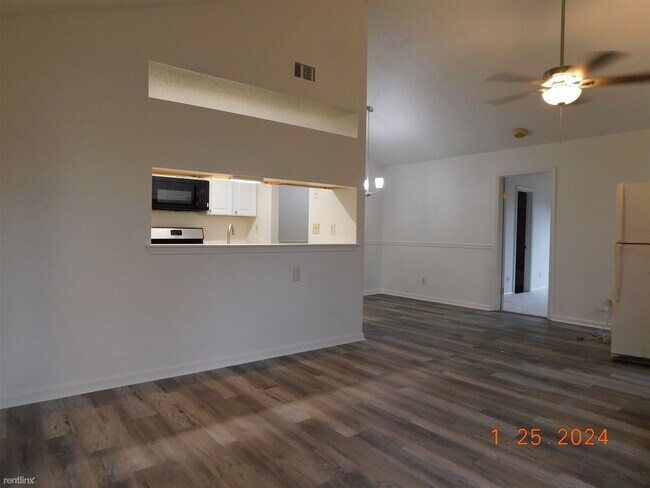 Building Photo - 3 br, 2 bath House - 1430 Dighton Ct