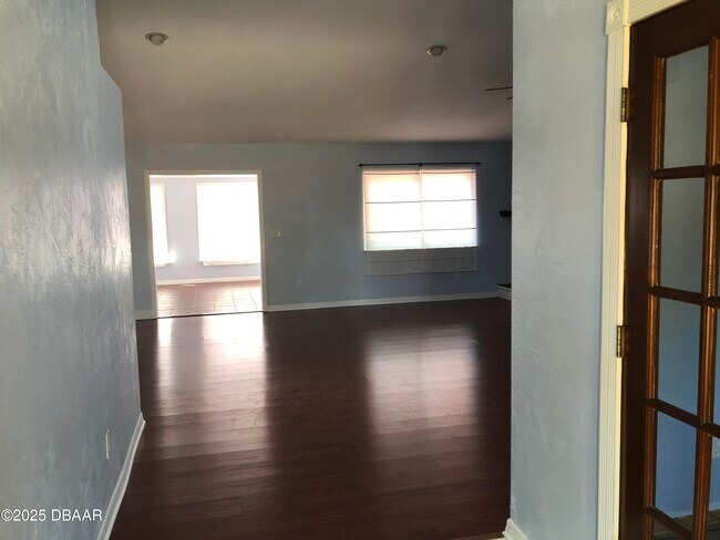 Building Photo - 1166 Ashland Ct
