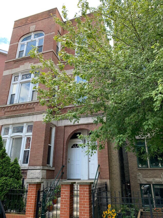 Primary Photo - 1413 W Superior St