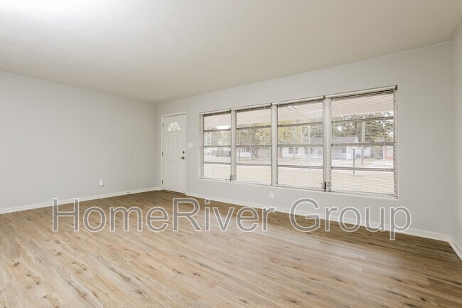 Foto del edificio - 709 Piedmont Dr SE