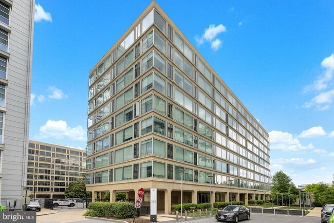 Building Photo - 1101 3rd St SW