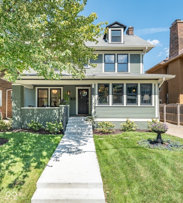 Foto principal - 322 E 37th St