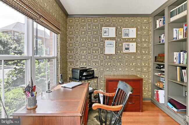 Building Photo - 5127 Gardner Dr