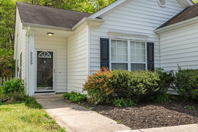 Foto del edificio - 2225 Gablefield Ln