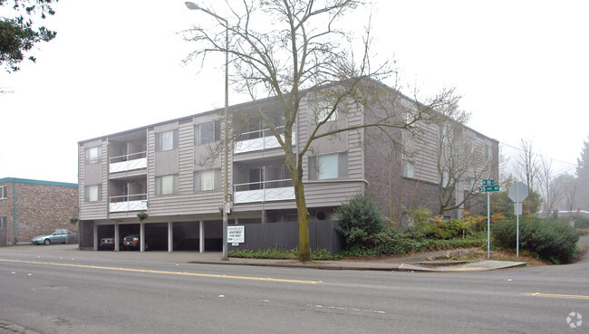 Building Photo - Wedgewood Apartments