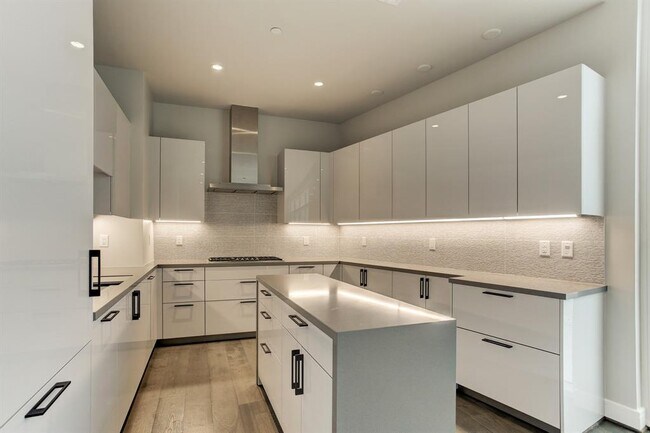 Foto del edificio - 4521 San Felipe St