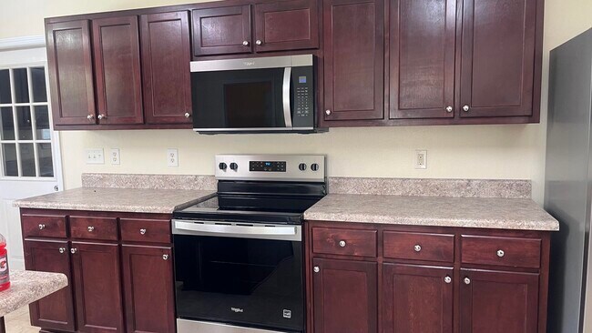 Building Photo - 2154 Castle Grove Dr