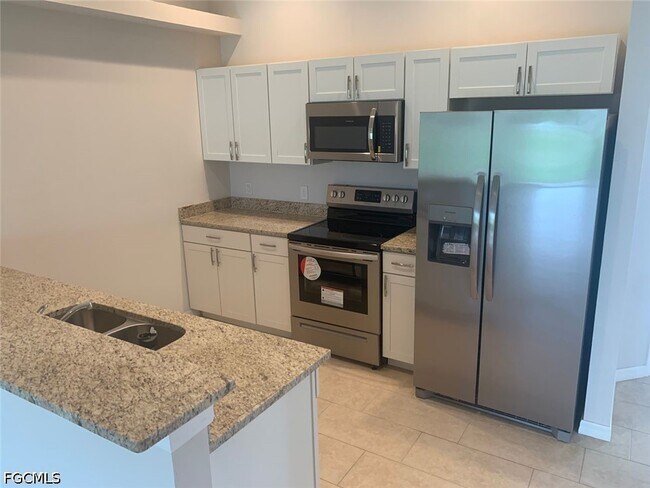 Foto del edificio - 1026-1030 Andalusia Blvd