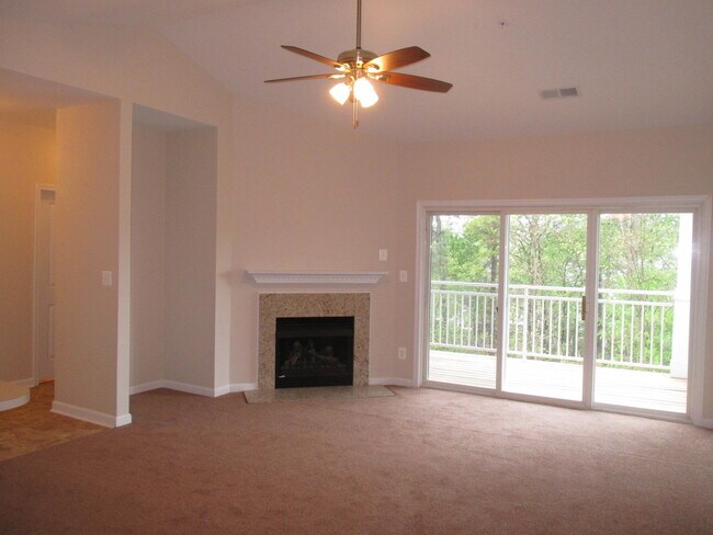 Foto del edificio - Lovely 2BR/2BA Condo in Laurel!