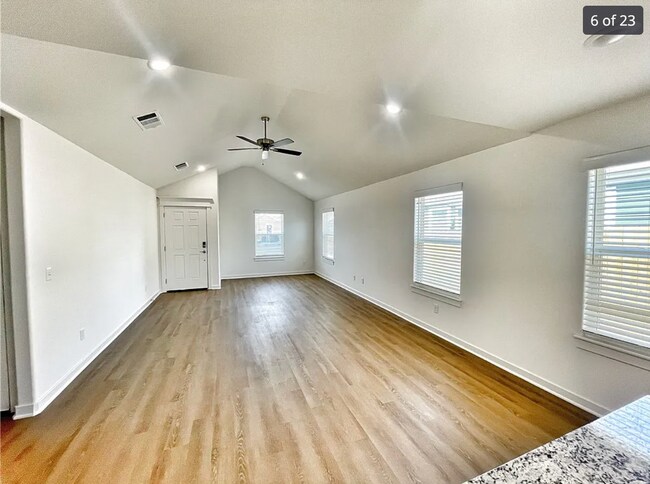 Foto del edificio - 5992 W Holdcroft Dr