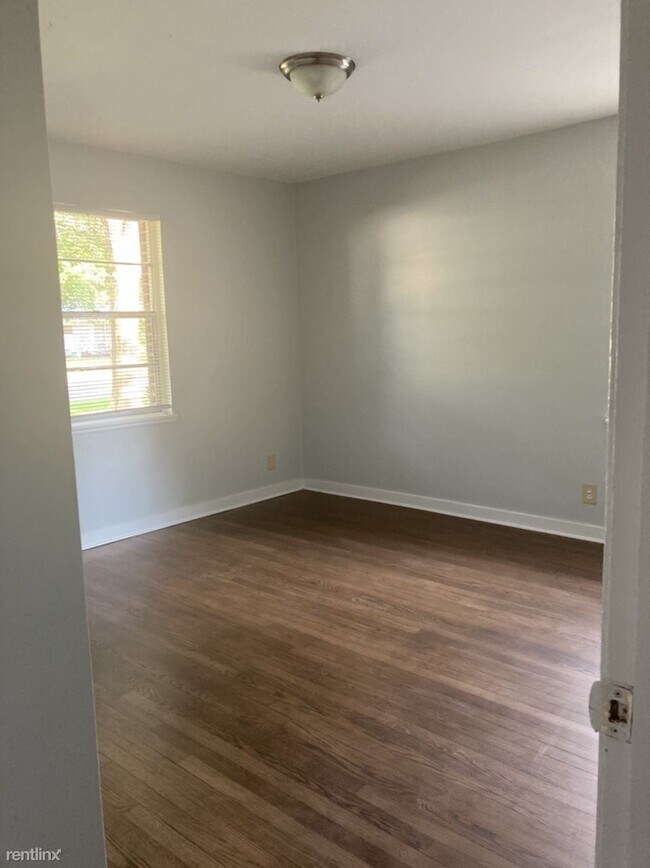 Building Photo - 4 br, 2.5 bath House - 346 Rich Ave
