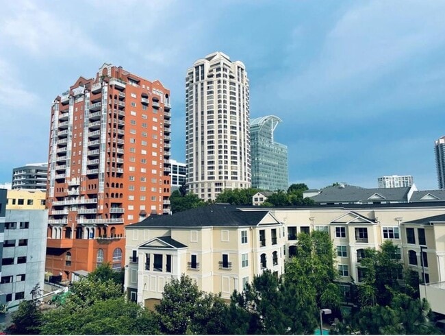 2bd/2bth in sought after Grandview Condominiums in the heart of Buckhead! - 2bd/2bth in sought after Grandview Condominiums in the heart of Buckhead!