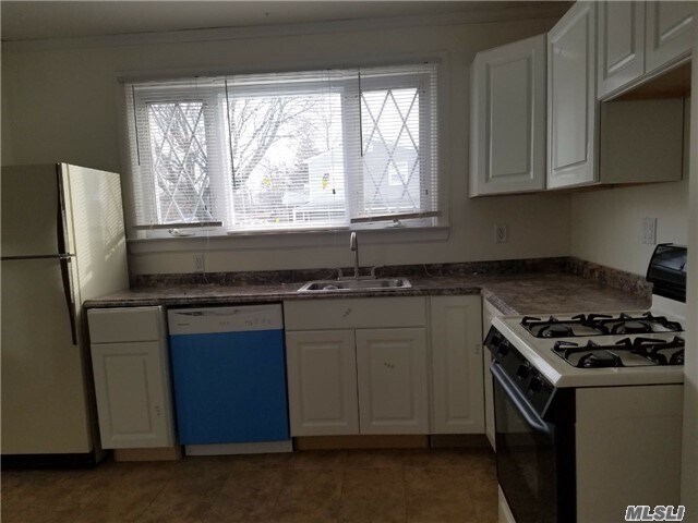 Foto del edificio - 868 Oakfield Ave