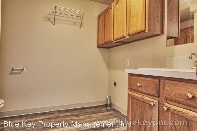 Building Photo - 3 br, 1 bath House - 7310 NE 14th Court