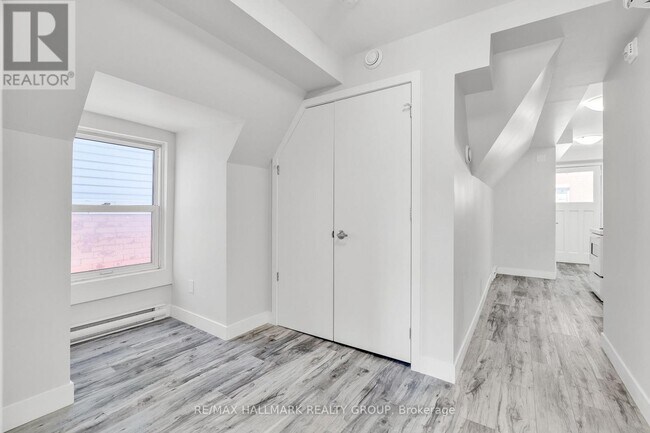 Photo du bâtiment - 261 Somerset St. E