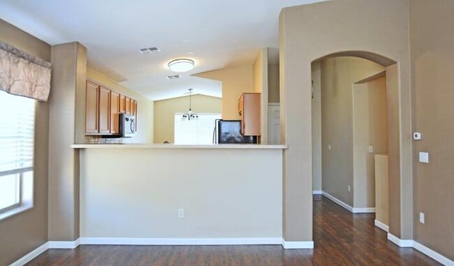 Building Photo - Charming home is San Lucas