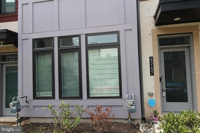 Photo - Stylish 1-car garage condo in the heart of...