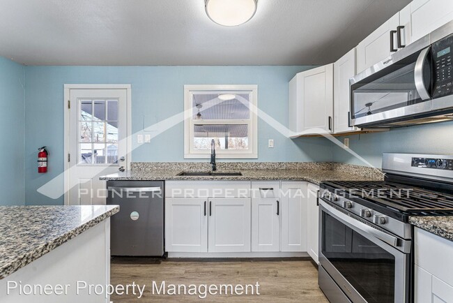 Foto del edificio - 2 br, 1 bath House - 3245 W Walsh Pl