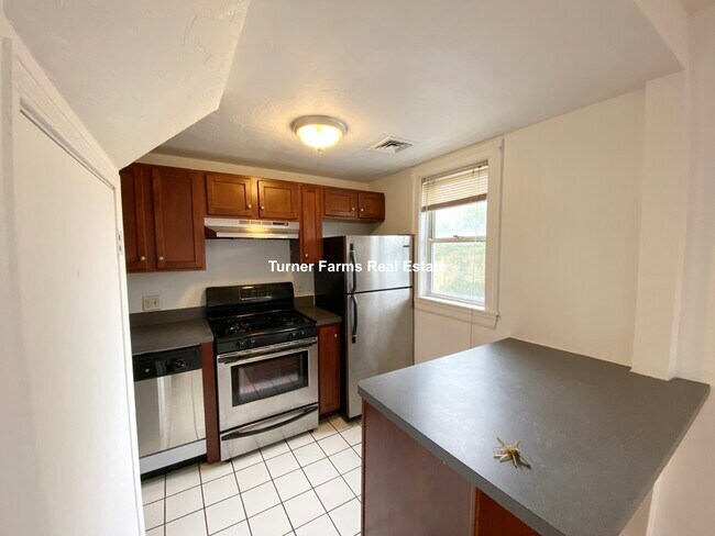 Building Photo - 88 Sheridan St