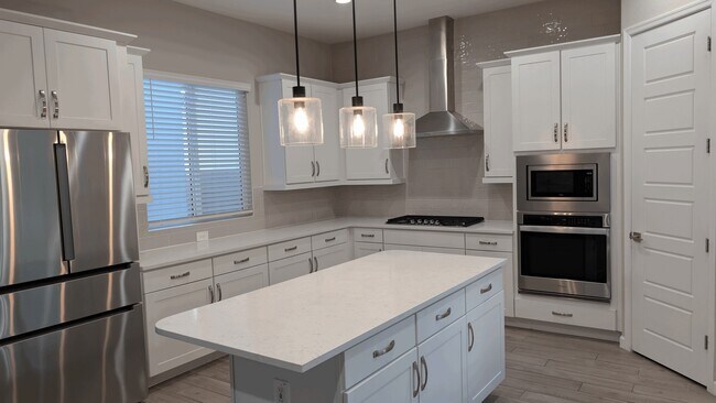 Foto del edificio - 4854 E Shady Glen Ave