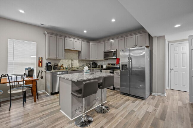Building Photo - For Rent in Norfolk – Spacious 4 Bedroom H...