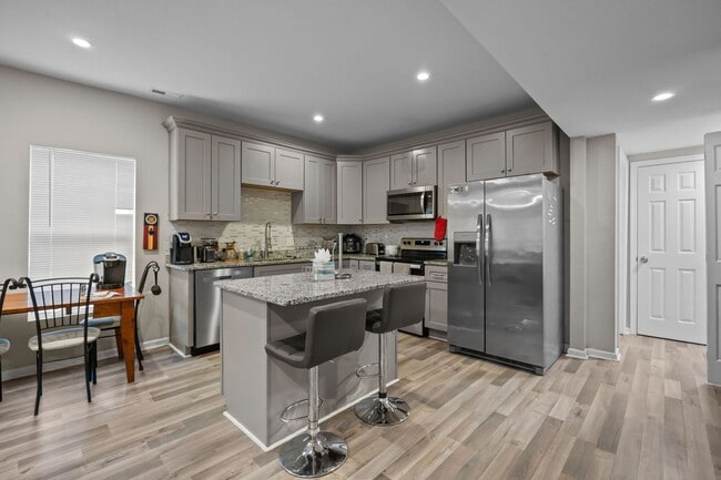 Building Photo - For Rent in Norfolk – Spacious 4 Bedroom Home!