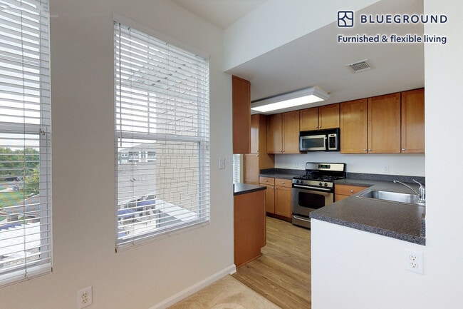 Foto del edificio - 1299 Corporate Dr