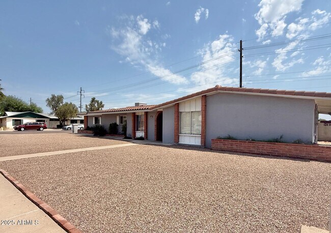Foto del edificio - 4503 W Loma Ln