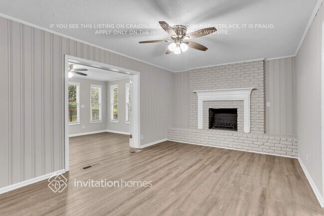 Building Photo - 2367 Fox Dr