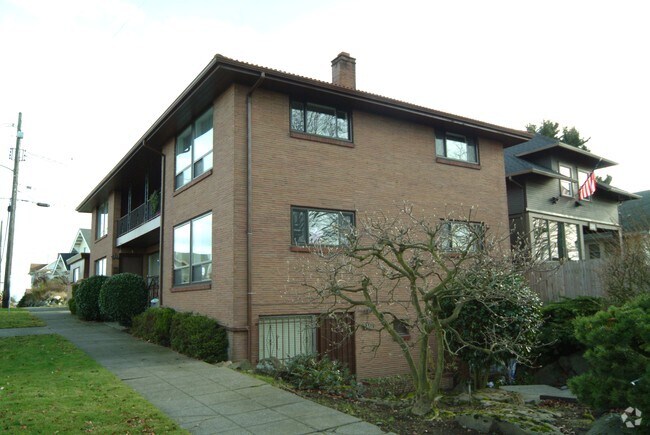 Building Photo - 1749 S Horton St